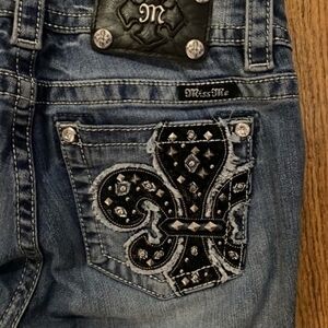 Gorgeous Miss Me Midrise Skinny Jeans With Embellishments 31" Inseam